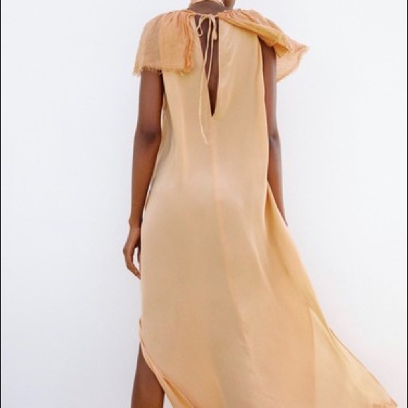 ZARA RUFFLED HALTER DRESS- LIMITED EDITION IN SALMON - Picture 4 of 7